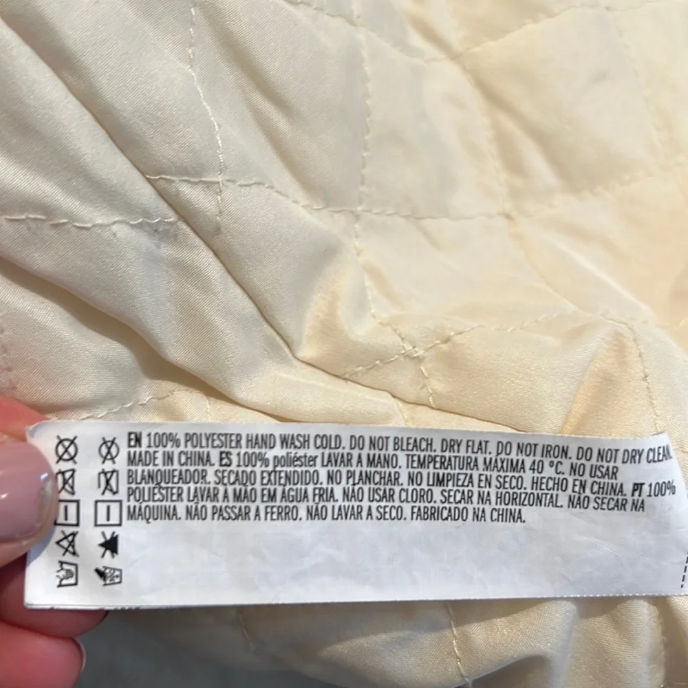 Forever 21 Cream Sherpa Jacket Girl’s Size 13/14